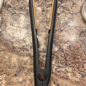 Professional CHI flatiron used in great condition